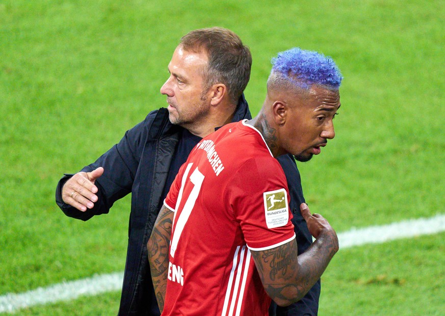 Football Munich - Schalke, Munich Sept 18, 2020. Jerome BOATENG FCB 17 change, substitution, Trainer Hansi FLICK FCB, team manager, headcoach, coach, FC BAYERN MUENCHEN - FC SCHALKE 04 8-0 - DFL REGUL ...