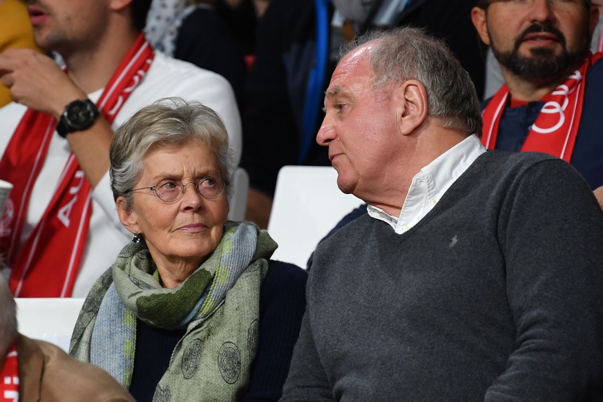 Dafür haben sie jetzt auch mehr Zeit: Hoeneß mit Ehefrau Susi beim Spiel der Bayern-Basketballer.
