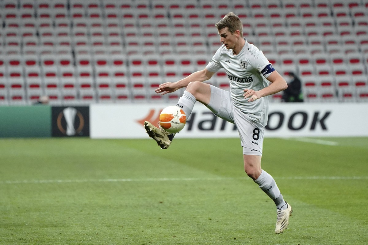 Lars Bender Bayer Leverkusen FOOTBALL : OGC Nice vs Bayer Leverkusen - Europa Ligue - Nice - 03/12/2020 NorbertScanella/PanoramiC PUBLICATIONxNOTxINxFRAxITAxBEL