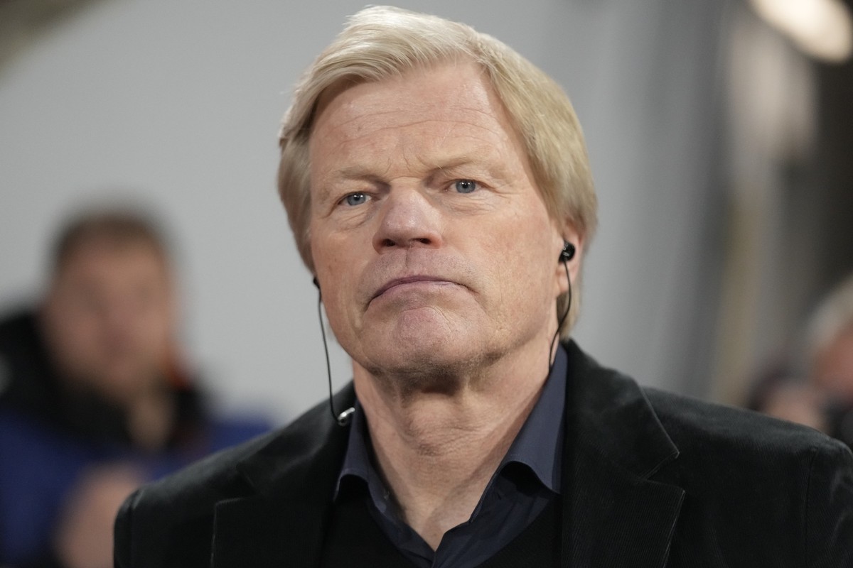 German soccer legend Oliver Kahn waits for the start of the Champions League quarter final second leg soccer match between Bayern Munich and Manchester City, at the Allianz Arena stadium in Munich, Ge ...