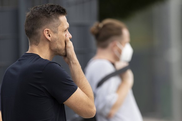 Fußball: 1. Bundesliga, Saison 2022/2023, Training von Borussia Dortmund am 17.08.2022 in Dortmund Brackel Nordrhein-Westfalen. Sportdirektor Sebastian Kehl beobachtet das Training *** Soccer 1 Bundes ...