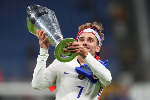 ESP: Spain - France. UEFA Nations League 2021 Final Antoine Griezmann of France with the trophy during the UEFA Nations League match between Spain and France played at San Siro Stadium on October 10,  ...
