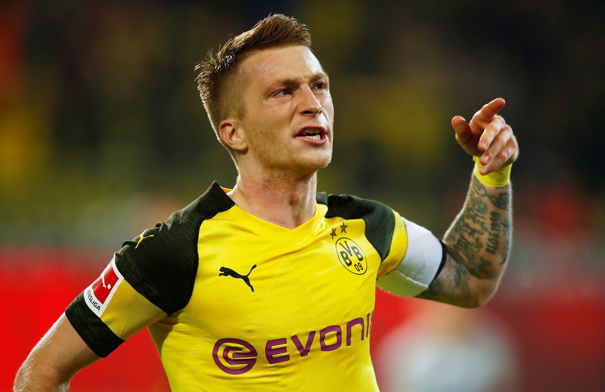 Soccer Football - Bundesliga - Borussia Dortmund v Bayern Munich - Signal Iduna Park, Dortmund, Germany - November 10, 2018 Borussia Dortmund&#039;s Marco Reus celebrates scoring their second goal REU ...