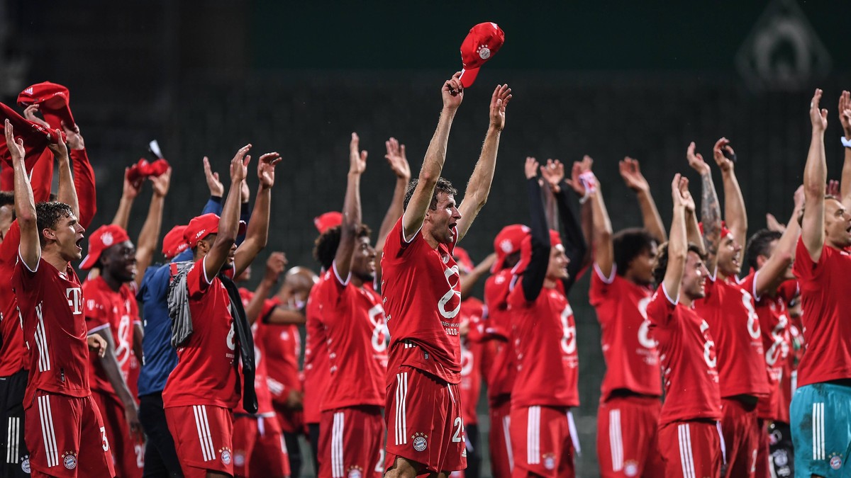 SV Werder Bremen - FC Bayern Muenchen, 16.06.2020 Der FC Bayern Muenchen ist Deutscher Meister: Die Mannschaft jubelt, vorne Thomas Mueller Bayern Muenchen. Fussball: 1. Bundesliga: Saison 19/20: 32. ...