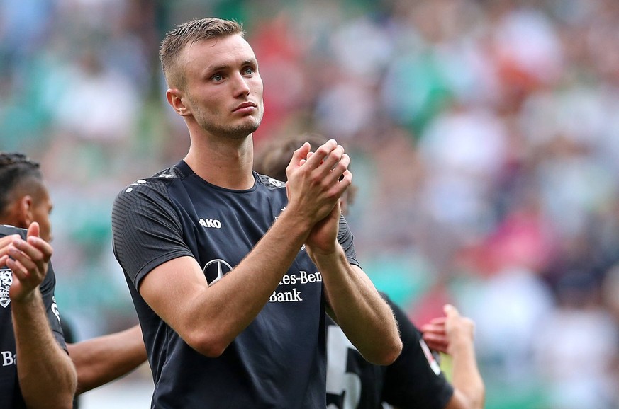 Bremen, Fußball Bundesliga Werder Bremen vs. VfB Stuttgart , L-R Waldemar Anton VfB Stuttgart und Sasa Kalajdzic VfB Stuttgart nach Abpfiff enttäuscht *** Bremen, Football Bundesliga Werder Bremen vs  ...