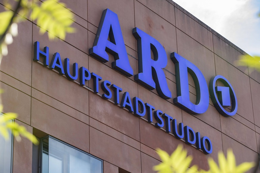 ARD Hauptstadtstudio Fassadenlogo, Fassadenlogo ARD Hauptstadtstudio Berlin Berlin Deutschland *** ARD Hauptstadtstudio facade logo, facade logo ARD Hauptstadtstudio Berlin Berlin Germany