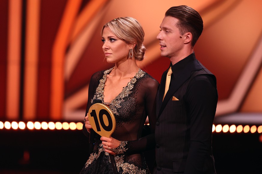 COLOGNE, GERMANY - APRIL 23: Valentina Pahde and Valentin Lusin receive their score during the 7th show of the 14th season of the television competition &quot;Let&#039;s Dance&quot; on April 23, 2021  ...