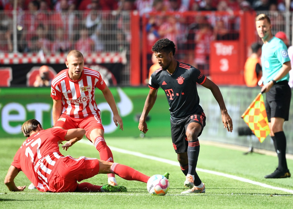 Fussball, Herren, Saison 2022/2023, 1. Bundesliga 5. Spieltag, 1. FC Union Berlin - FC Bayern M�nchen, v. l. Kevin Behrens 1. FC Union Berlin, Julian Ryerson 1. FC Union Berlin, Kingsley Coman FC Baye ...