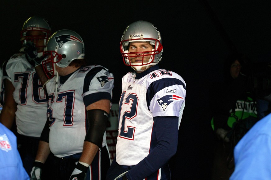 Bildnummer: 01380343 Datum: 26.12.2004 Copyright: imago/Icon SMI
Quarterback Tom Brady (New England Patriots) - PUBLICATION FOR GERMAN, SWISS, AUSTRIAN AND HUNGARIAN MEDIA ONLY (Icon4160536); quer NF ...