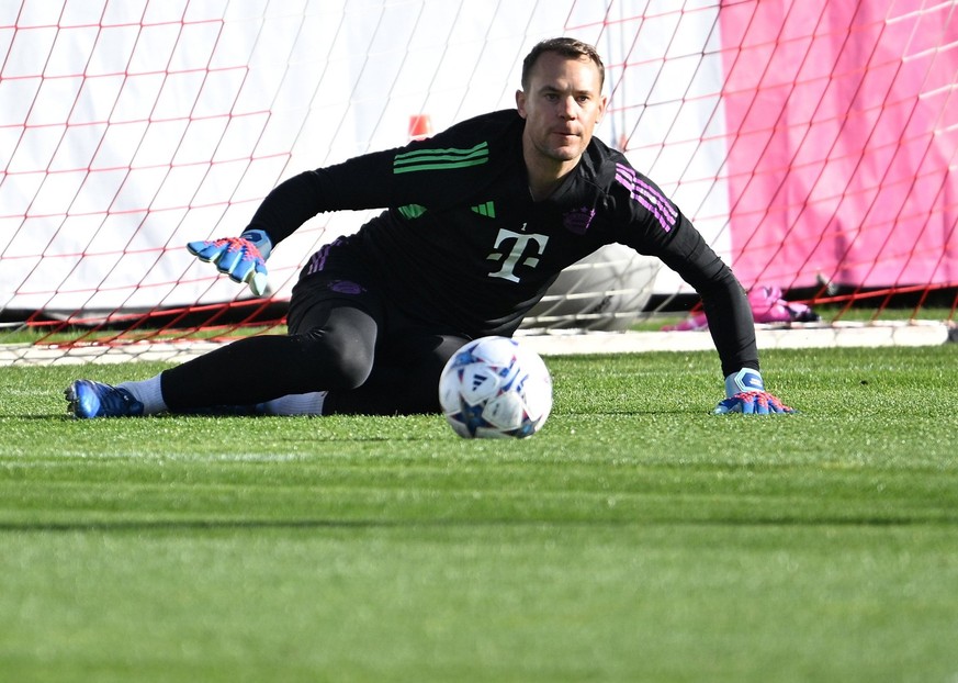 dpatopbilder - 23.10.2023, Bayern, München: Torwart Manuel Neuer in Aktion während einer Trainingseinheit des FC Bayern München. Foto: Lennart Preiss/dpa +++ dpa-Bildfunk +++