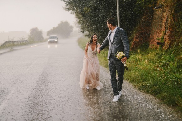 Am Hochzeitstag vom Regen überrascht werden: Das wollen die wenigsten Paare.