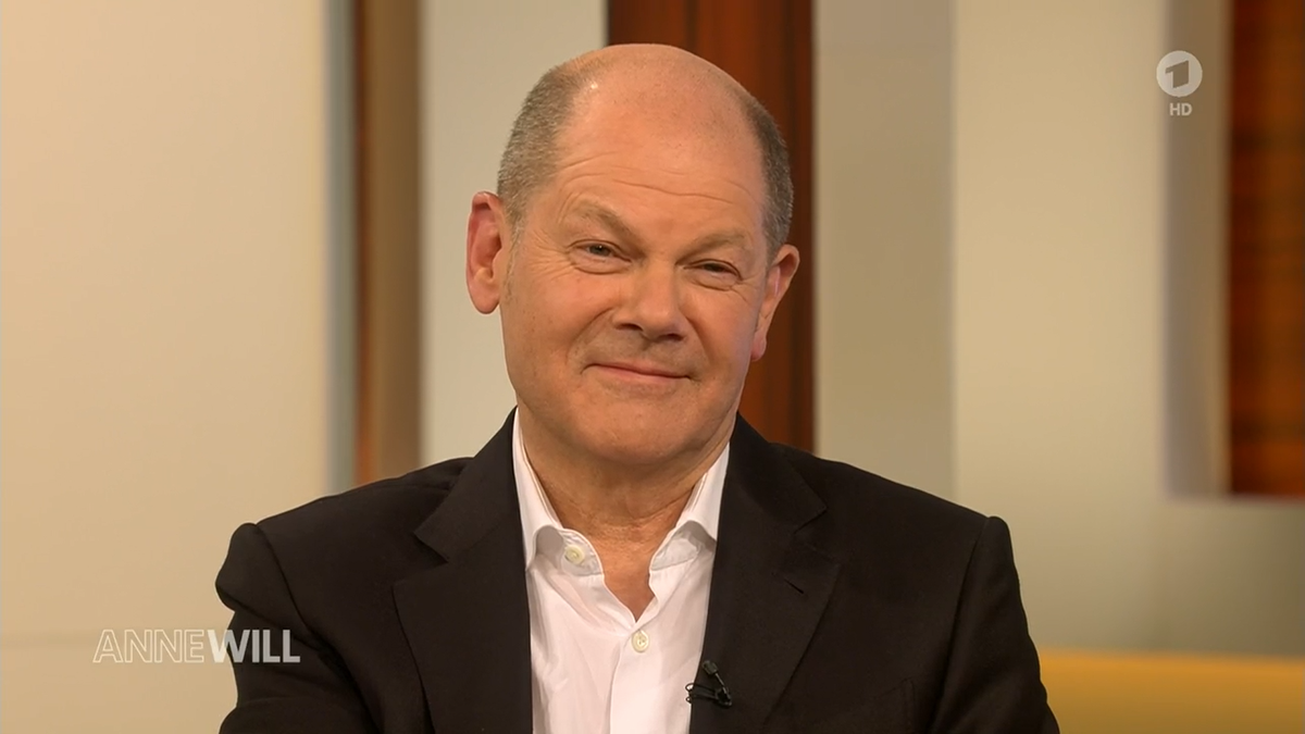 Olaf Scholz hat sichtlich gute Laune bei Anne Will.