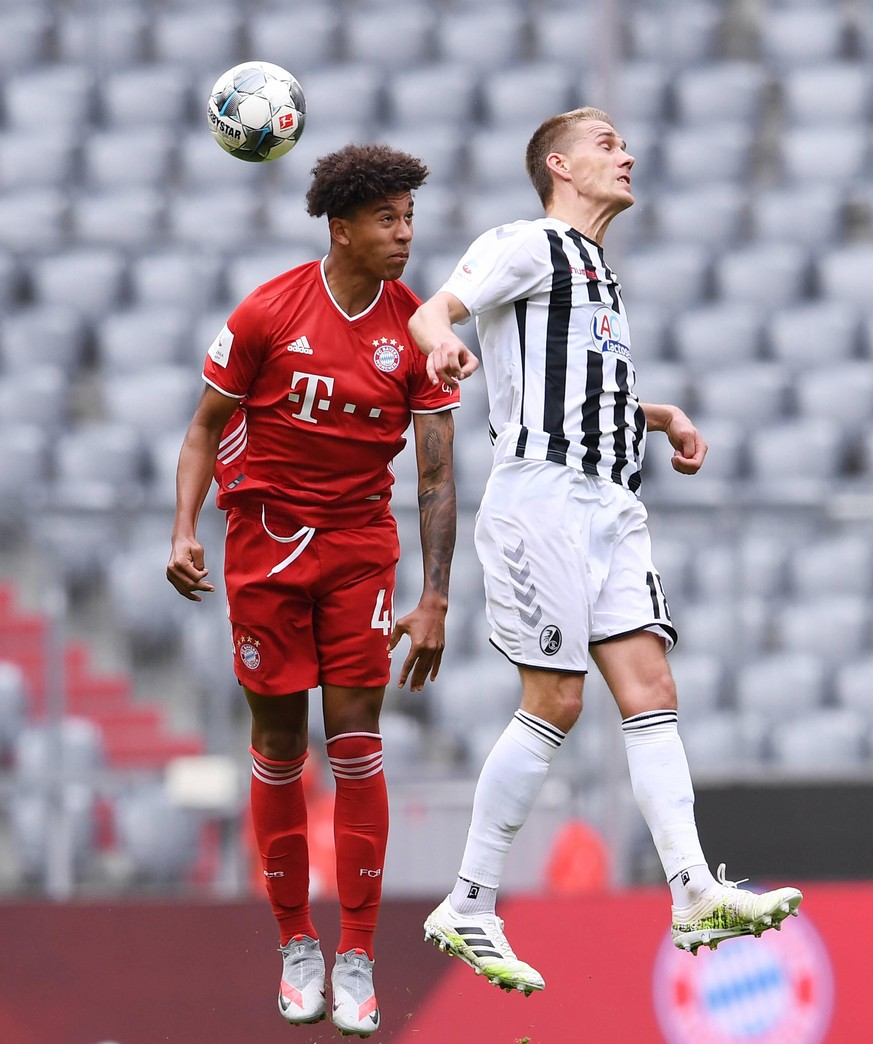 Fussball 1. Bundesliga Saison 19/20: FC Bayern Muenchen - SC Freiburg Fussball 1. Bundesliga Saison 2019/2020 33. Spieltag 20.06.2020 FC Bayern Muenchen - SC Freiburg Chris Richards li, FC Bayern Muen ...