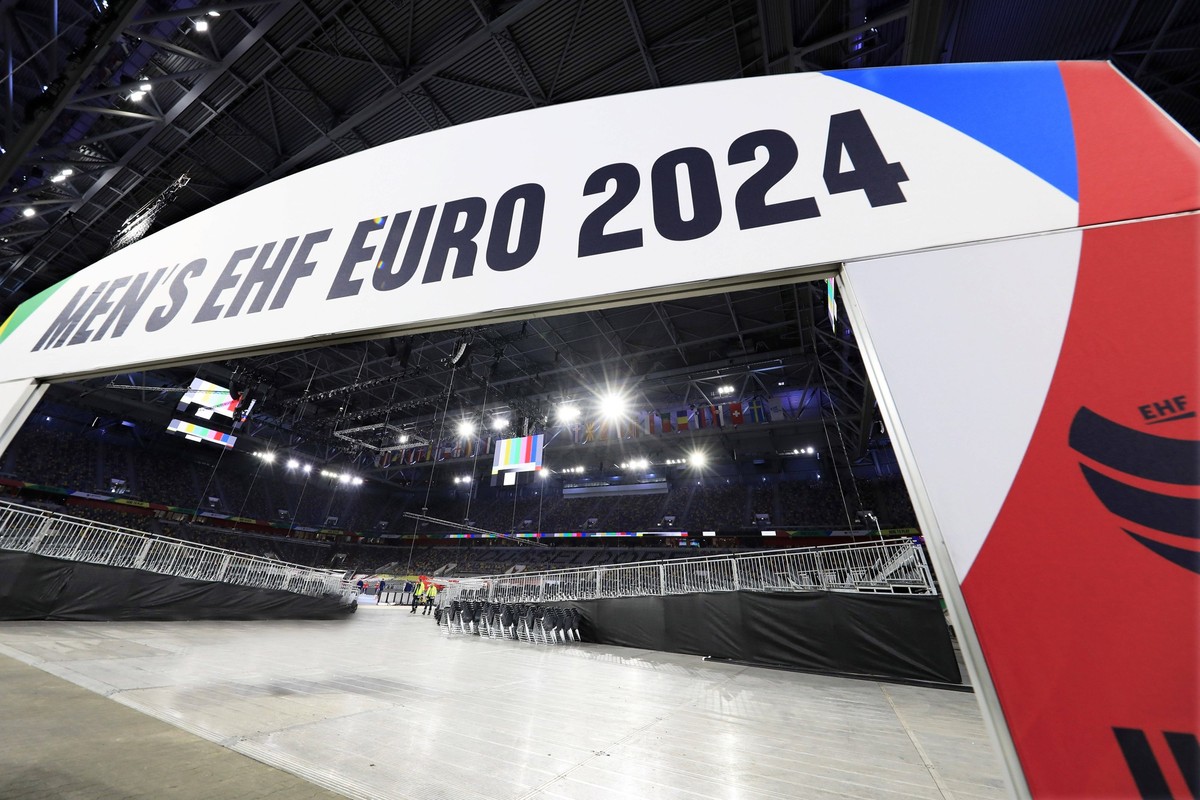 HANDBALL EM 2024 in Deutschland Merkur Spiel Arena Duesseldorf bereit fuer das Eroeffnungsspiel am Mittwoch 08.01.2024 in Duesseldorf *** HANDBALL EURO 2024 in Germany Merkur Spiel Arena Duesseldorf r ...