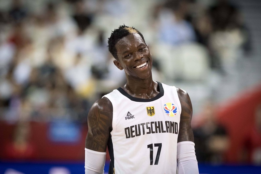 Basketballnationalspieler Dennis Schröder steht laut Medienberichten vor einem Trade innerhalb der US-Profiliga NBA. Demnach wird er bald für die Los Angeles Lakers auflaufen. Aktuell spielt er für Ok ...