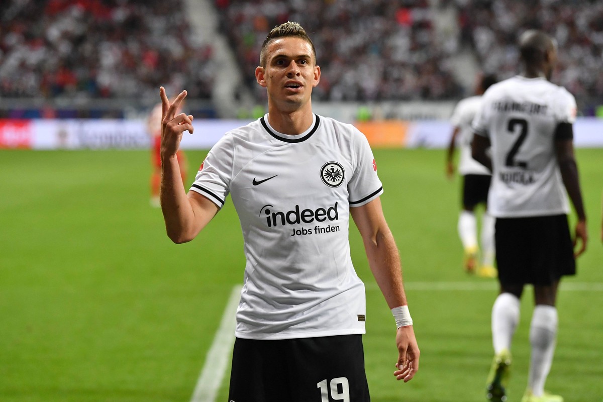 Fu�ball 1. Bundesliga 5. Spieltag Eintracht Frankfurt - RB Leipzig am 03.09.2022 im Deutsche Bank Park in Frankfurt am Main Torjubel zum 4:0 durch Rafael Borre Frankfurt DFL regulations prohibit any u ...