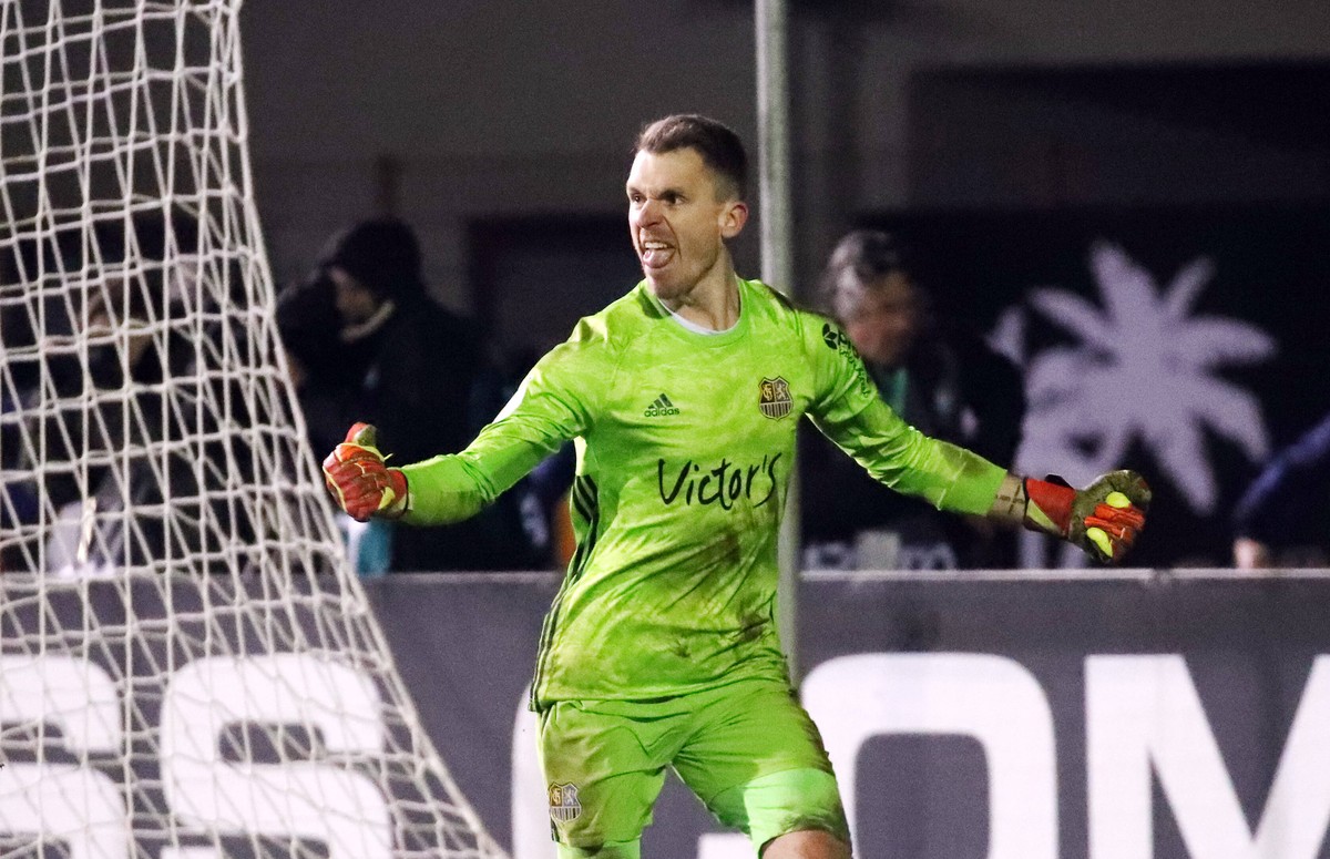 Elfmeterkiller: Daniel Batz, der Torwart der Saarbrücker, avancierte in dieser Saison zum Pokalhelden.