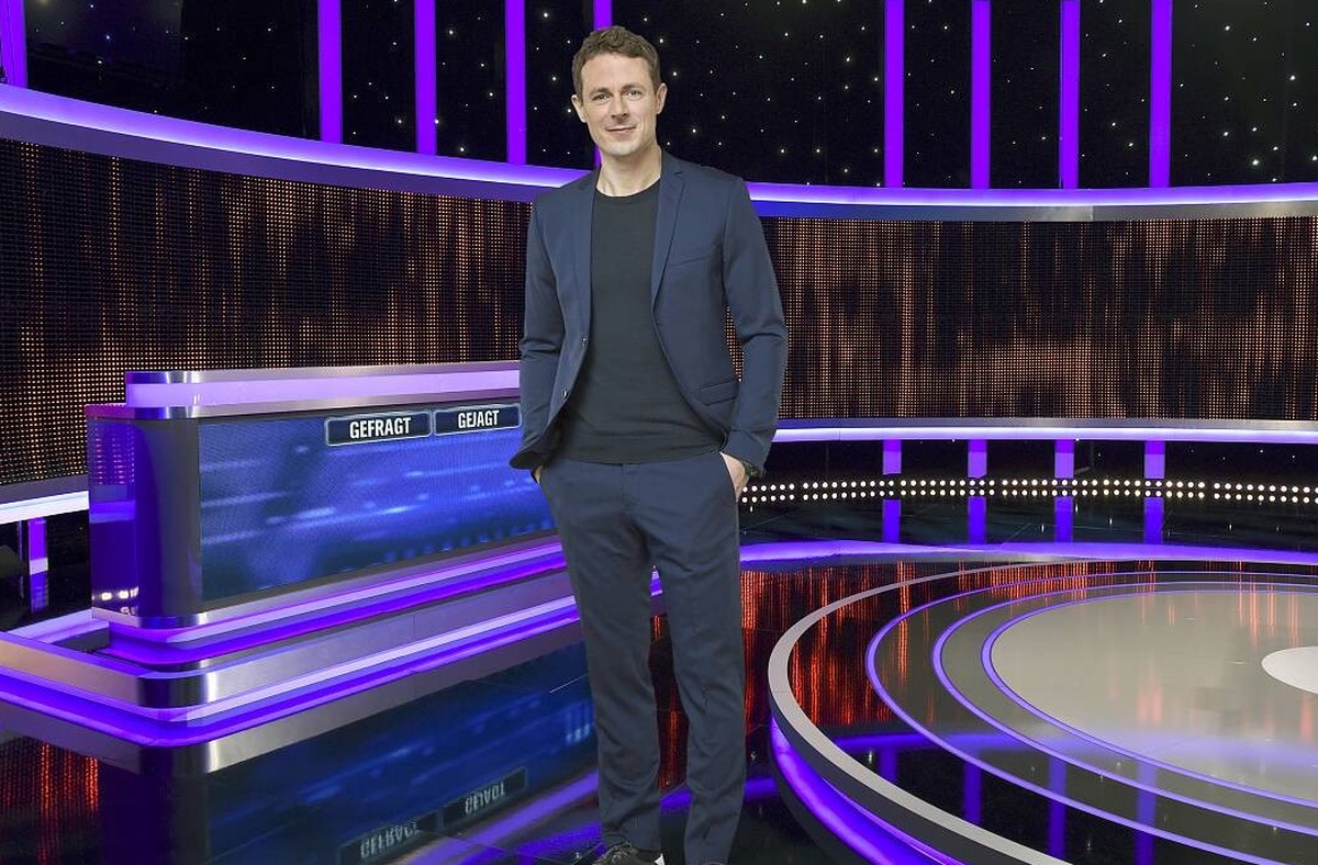 ARD GEFRAGT - GEJAGT mit Moderator Alexander Bommes, jeweils montags bis freitags um 18:00 Uhr im Ersten.
Vom 26. bis 30. Oktober treten je zwei ARD-Radiowellen bei Alexander Bommes an
Jetzt wird aufg ...