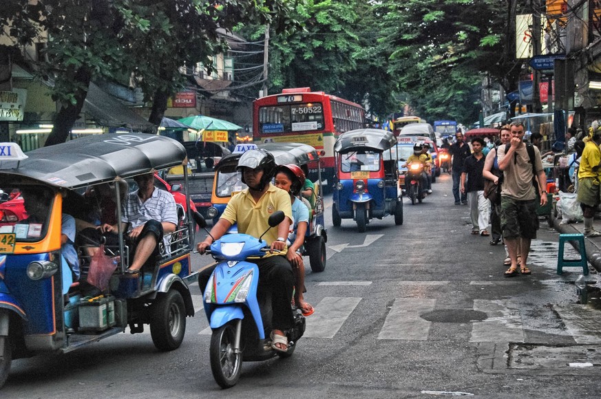 Auf Bangkoks Straßen entstehen jede Menge Abgase.