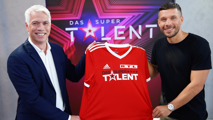 Lukas Podolski (r.) wird Juror bei &quot;Das Supertalent&quot;. Henning Tewes, Geschäftsführer RTL Television &amp; Co-Geschäftsleiter TVNOW: &quot;Lukas Podolski ist einer der erfolgreichsten deutsch ...