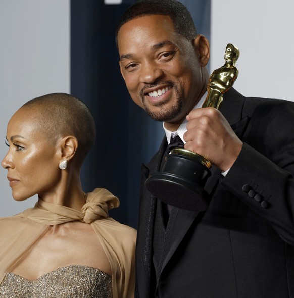 BEVERLY HILLS, CALIFORNIA - MARCH 27: (L-R) Jada Pinkett Smith and Will Smith attend the 2022 Vanity Fair Oscar Party hosted by Radhika Jones at Wallis Annenberg Center for the Performing Arts on Marc ...