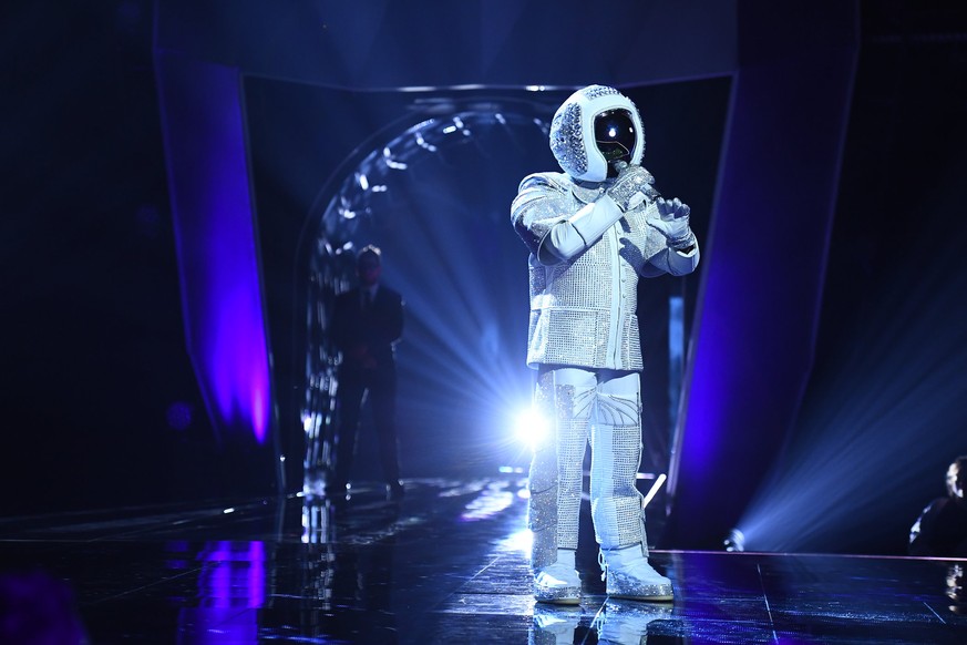 Titel: The Masked Singer; 
Masked Singer Stars zweite Folgen Kontakt
Staffel: 1; 
Folge: 1; 
Ausstrahlungszeitraum bis: 2019-06-27; 
Person: Astronaut ; 
Copyright: ProSieben/Willi Weber; 
Fotograf: W ...