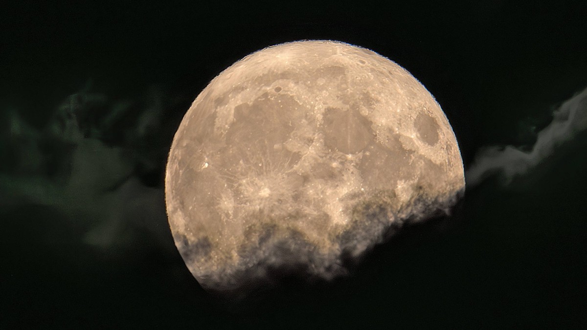 Supermond am Nachthimmel