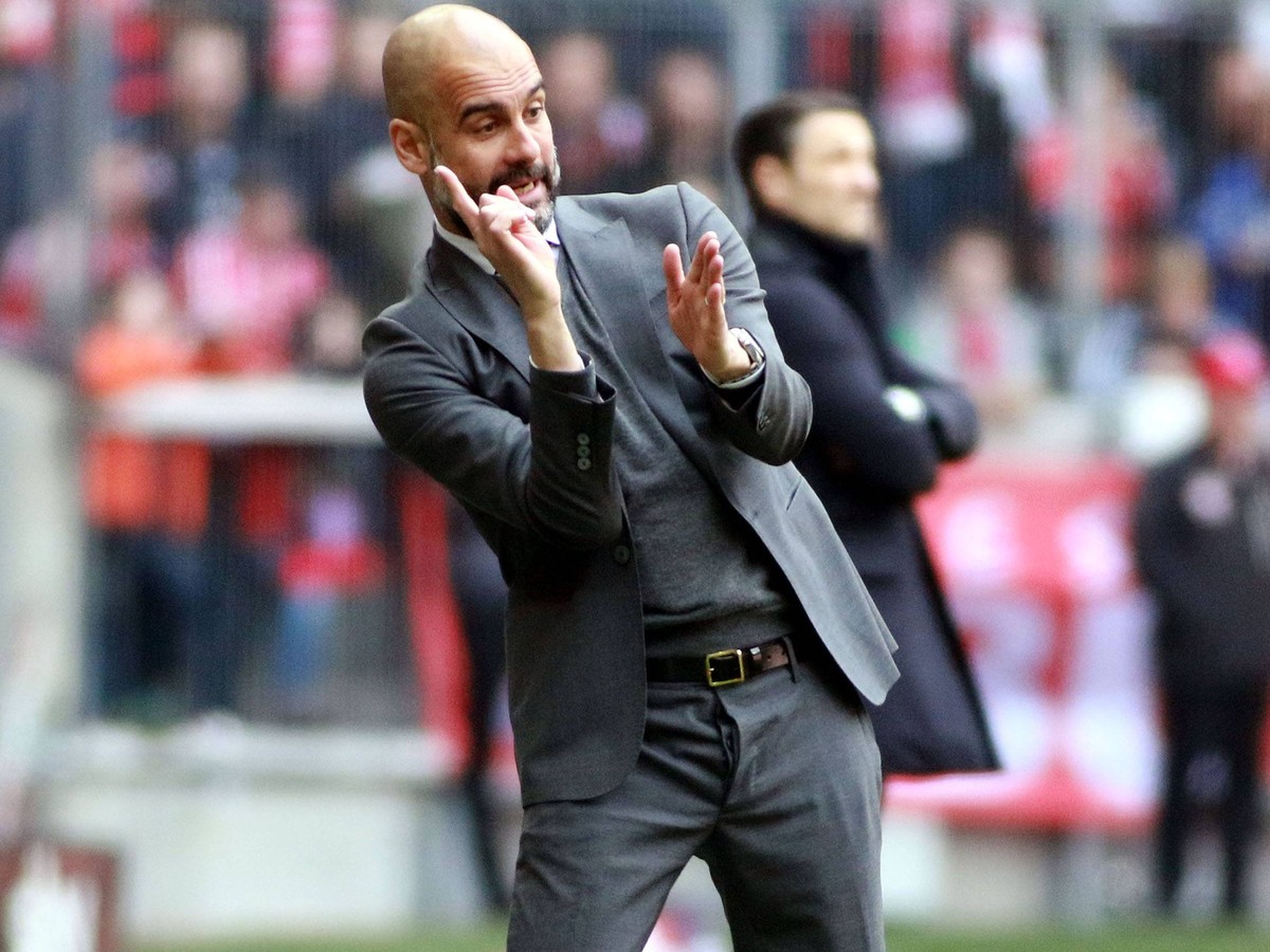 Begegneten sich noch zu 2016 in der Bundesliga: Ein gestikulierender Guardiola als Bayern-Trainer und ein schweigender Kovac als Eintracht-Coach im Hintergrund.