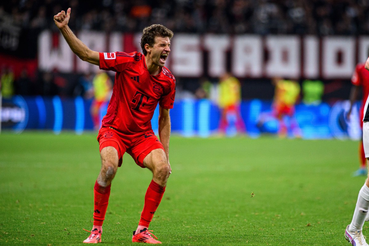 FRANKFURT, GERMANY - 6 OCTOBER, 2024: Thomas Mueller, The football match of Bundesliga SG Eintracht Frankfurt vs FC Bayern at Deutsche Bank Park PUBLICATIONxNOTxINxRUS Copyright: xVITALIIxKLIUIEVx