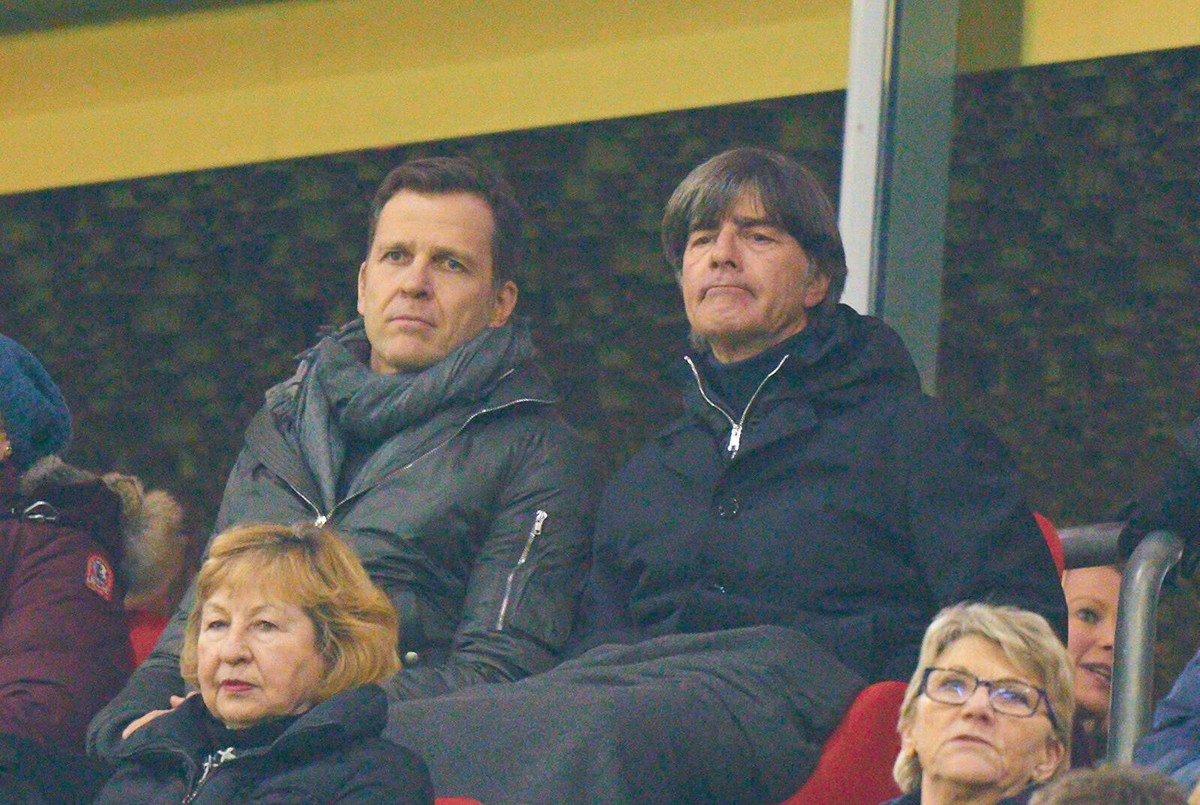 Football Munich - Leipzig, Munich Feb 09, 2020. DFB headcoach Joachim Jogi LOEW, L�W,Oliver BIERHOFF, Manager, Teammanager DFB, FC BAYERN MUNICH - RB LEIPZIG - DFL REGULATIONS PROHIBIT ANY USE OF PHOT ...