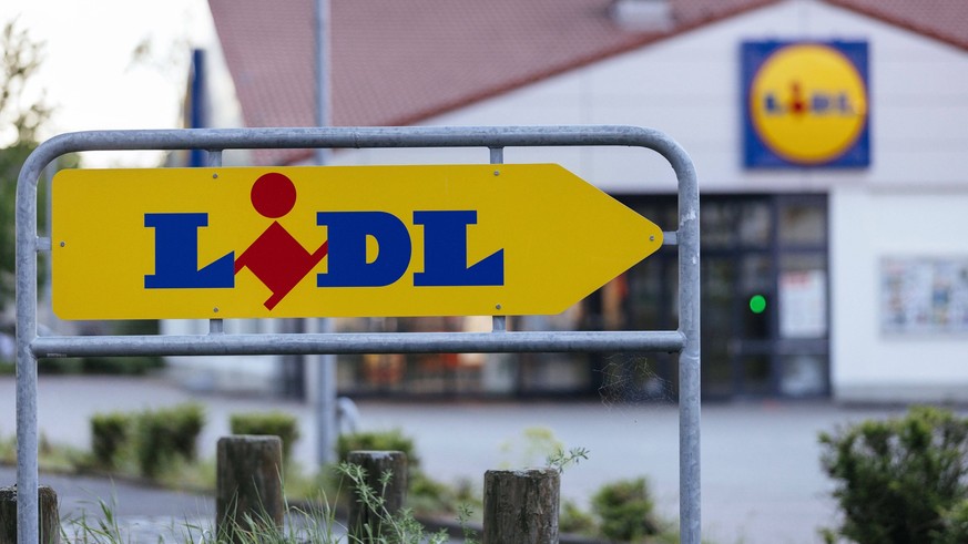 Lidl-Filiale in Deutz gesehen von der Straße aus. Köln, 13.05.2020 *** Lidl branch in Deutz seen from the street from Cologne, 13 05 2020 Foto:xC.xHardtx/xFuturexImage