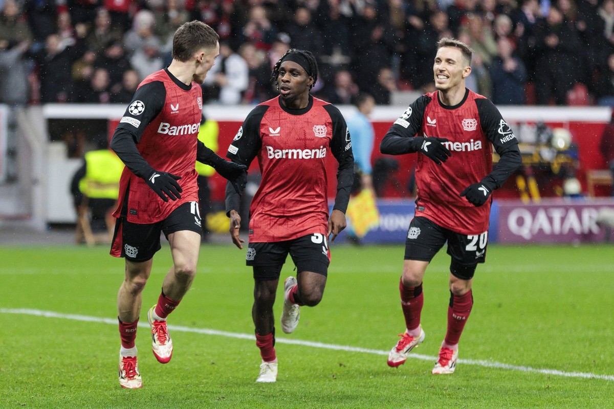 UEFA Champions League, Bayer Leverkusen - Sparta Prag, 29.01.2025 Florian Wirtz Bayer 04 Leverkusen, 10 jubelt nach seinbem Tor zur 1:0 F