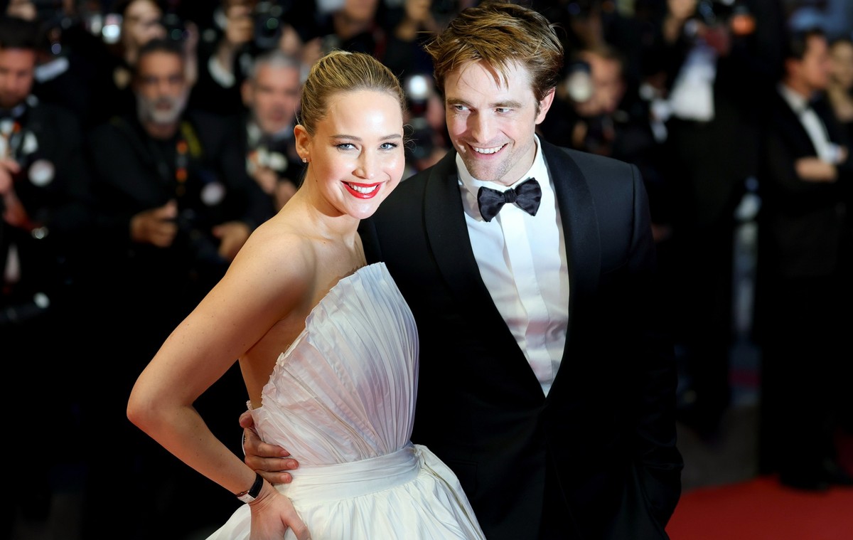 CANNES, FRANCE - MAY 17: Jennifer Lawrence and Robert Pattinson attend the &quot;Die My Love&quot; red carpet at the 78th annual Cannes Film Festival at Palais des Festivals on May 17, 2025 in Cannes, ...