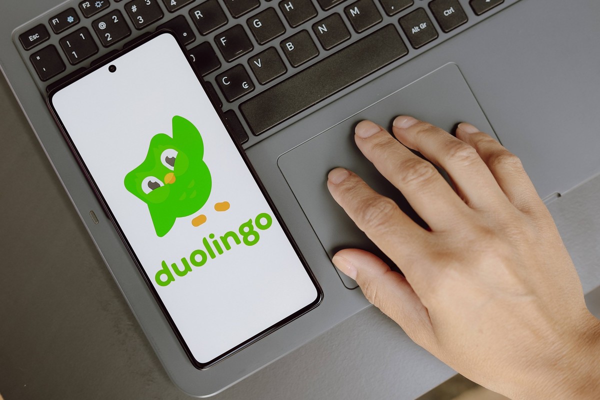 Logos displayed on smartphones in Paraguay - 12 Aug 2024 In this photo illustration, the Duolingo, Inc. logo is displayed on a smartphone screen. Paraguay Copyright: xJaquexSilvax/xSOPAxImagesx JAQUES ...