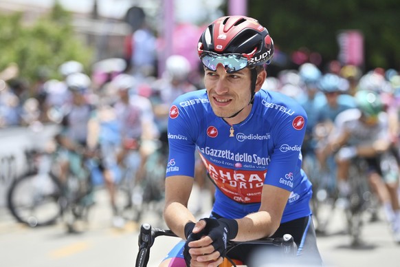 Gino Mader waits for the start of the 7th stage of the Giro d&#039;Italia, Tour of Italy cycling race, in Notaresco, Italy, on May 14, 2021. Swiss cyclist Gino Mader has died Friday, June 16, 2023 one ...