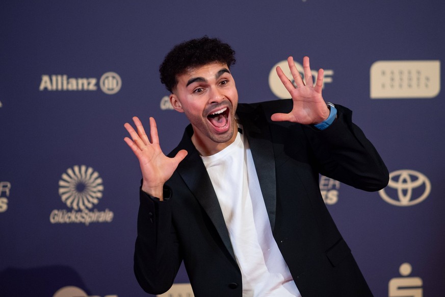 Younes Zarou Influencer, TikTok Star auf dem roten Teppich, GER, Sportler des Jahres 2023, Gala im Kurhaus Baden Baden, 17.12.2023 GER, Sportler des Jahres 2023, Gala im Kurhaus Baden Baden, 17.12.202 ...