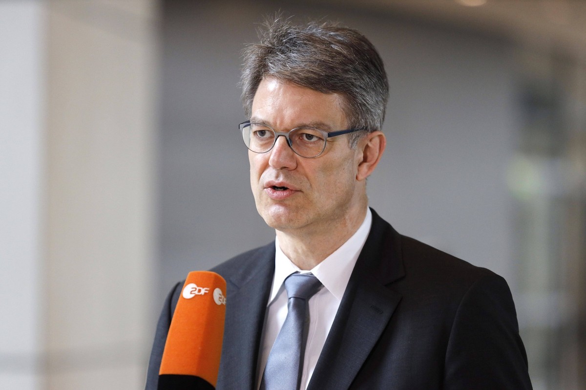 Patrick Schnieder in der 219. Sitzung des Deutschen Bundestages im Reichstagsgeb�ude. Berlin, 26.03.2021 *** Patrick Schnieder at the 219 session of the German Bundestag in the Reichstag building Berl ...