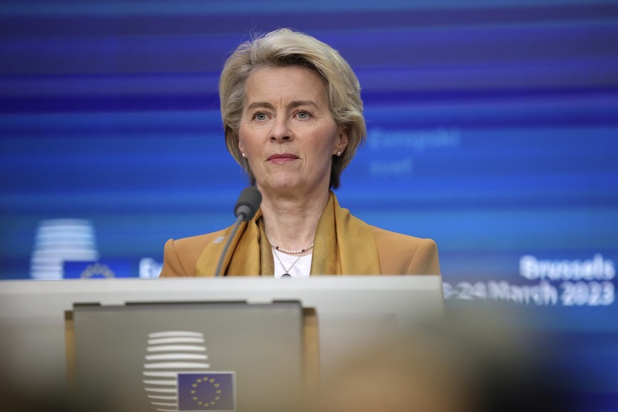 23.03.2023, Belgien, Brüssel: Die Präsidentin der Europäischen Kommission, Ursula von der Leyen, spricht auf einer Medienkonferenz während des EU-Gipfels in Brüssel. Die Staats- und Regierungschefs de ...