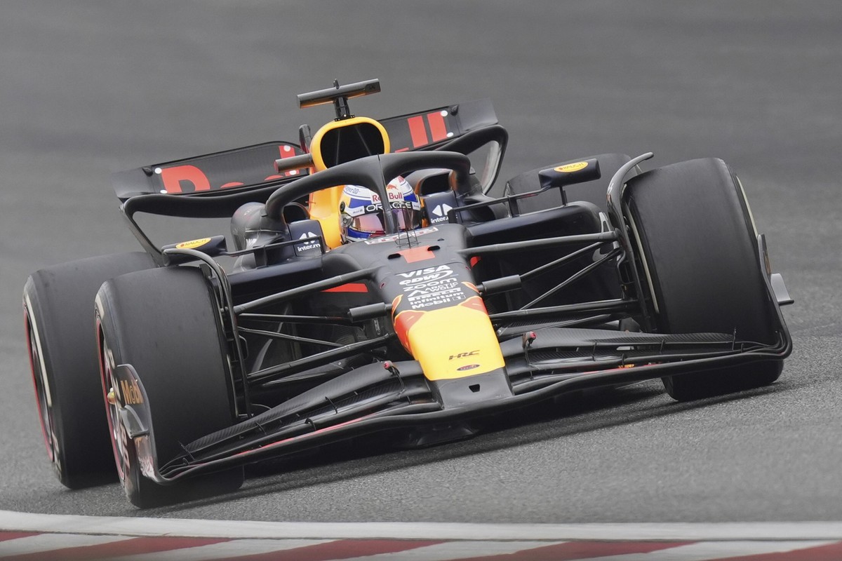 Red Bull driver Max Verstappen of the Netherlands steers his car during the Chinese Formula One Grand Prix at the Shanghai International Circuit, Shanghai, China, Sunday, April 21, 2024. (AP Photo)
