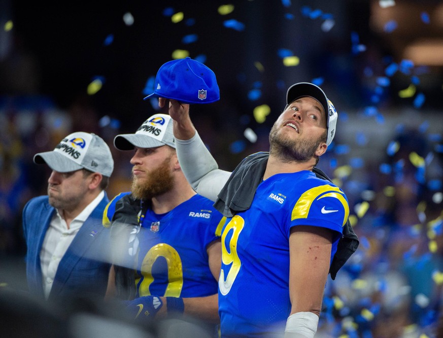 Rams-Quarterback Matthew Stafford (r.) und Receiver Cooper Kup feiern den Einzug in den Super Bowl.