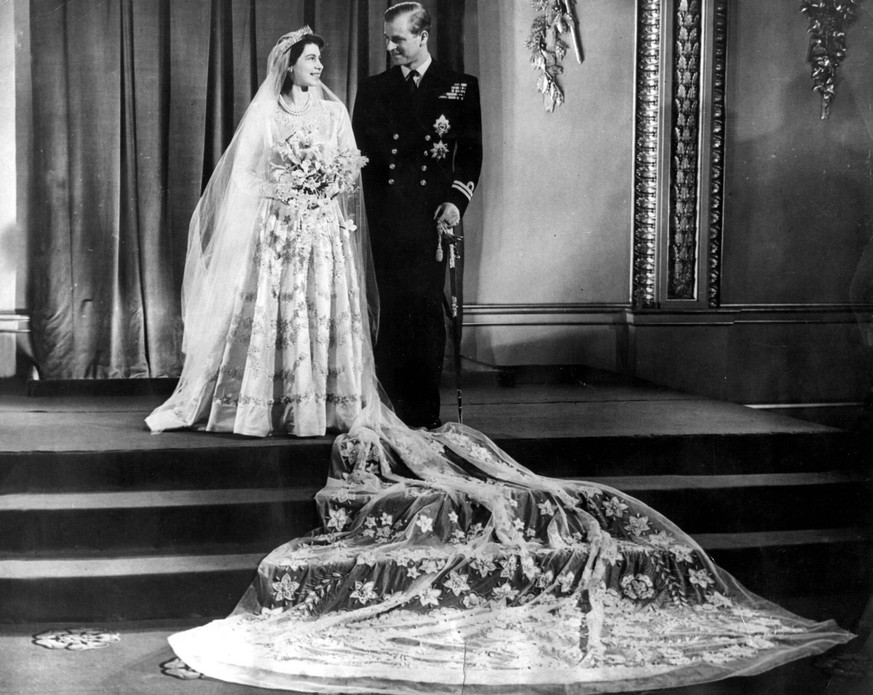Nov. 20, 1947 - London, England, U.K. - The elder daughter of King George VI and Queen Elizabeth, ELIZABETH WINDSOR (named Elizabeth II) PRINCE PHILIP, Duke of Edinburgh (born Prince Philip of Greece  ...