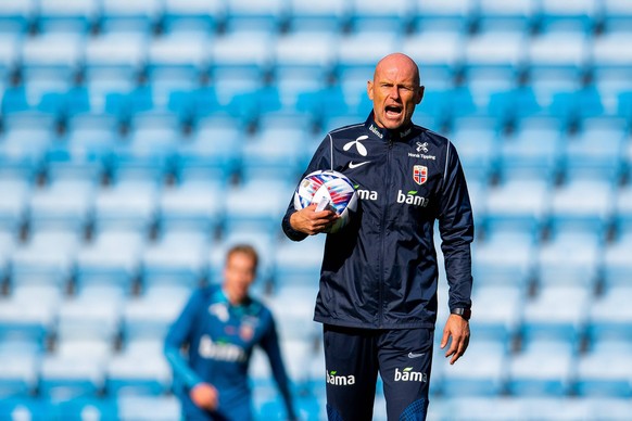 220921 Stale Solbakken, head coach of the Norwegian national football team, during a training session on September 21, 2022 in Oslo. Photo: Vegard Grott / BILDBYRAN / kod VG / VG0349 bbeng fotball foo ...