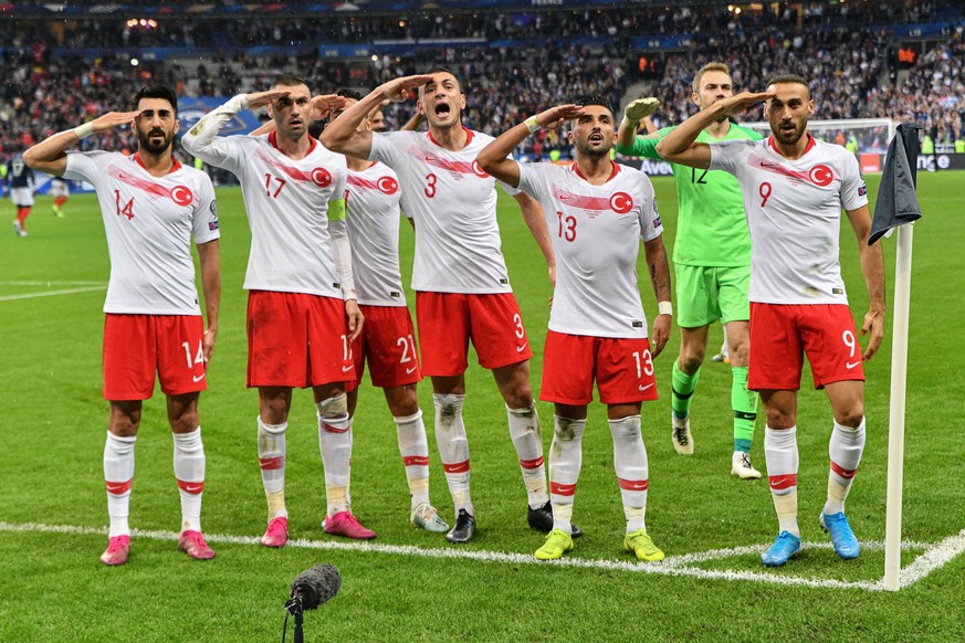 Die türkische Nationalmannschaft am Montagabend.