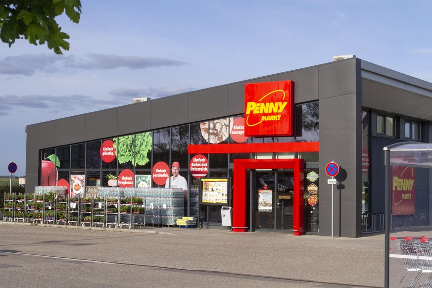 Penny Markt, Filiale *** Penny Market, Branch Office PUBLICATIONxINxGERxSUIxAUTxHUNxONLY 1065517218