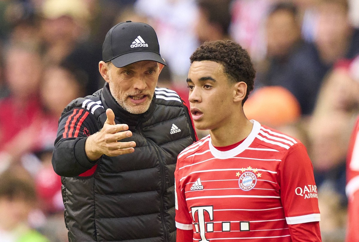 Trainer Thomas Tuchel FCB, team manager, headcoach, coach, Jamal MUSIALA, FCB 42 in the match FC BAYERN MUENCHEN - HERTHA BSC BERLIN 1.German Football League on Apr 30, 2023 in Munich, Germany. Season ...