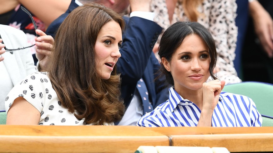 Herzogin Kate (l.) und Herzogin Meghan: Die beiden besuchten hier gemeinsam das Tennisturnier in Wimbledon.