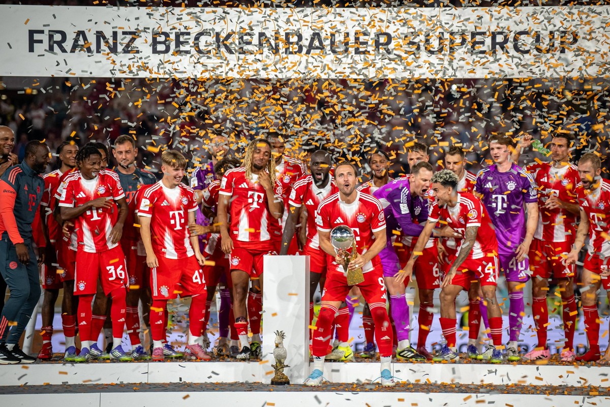 Franz-Beckenbauer-Supercup 2025, VfB Stuttgart - FC Bayern M�nchen 16.08.2025 *** Franz Beckenbauer Supercup 2025, VfB Stuttgart FC Bayern Munich 16 08 2025 Copyright: xBEAUTIFULxSPORTS/Gelhardtx