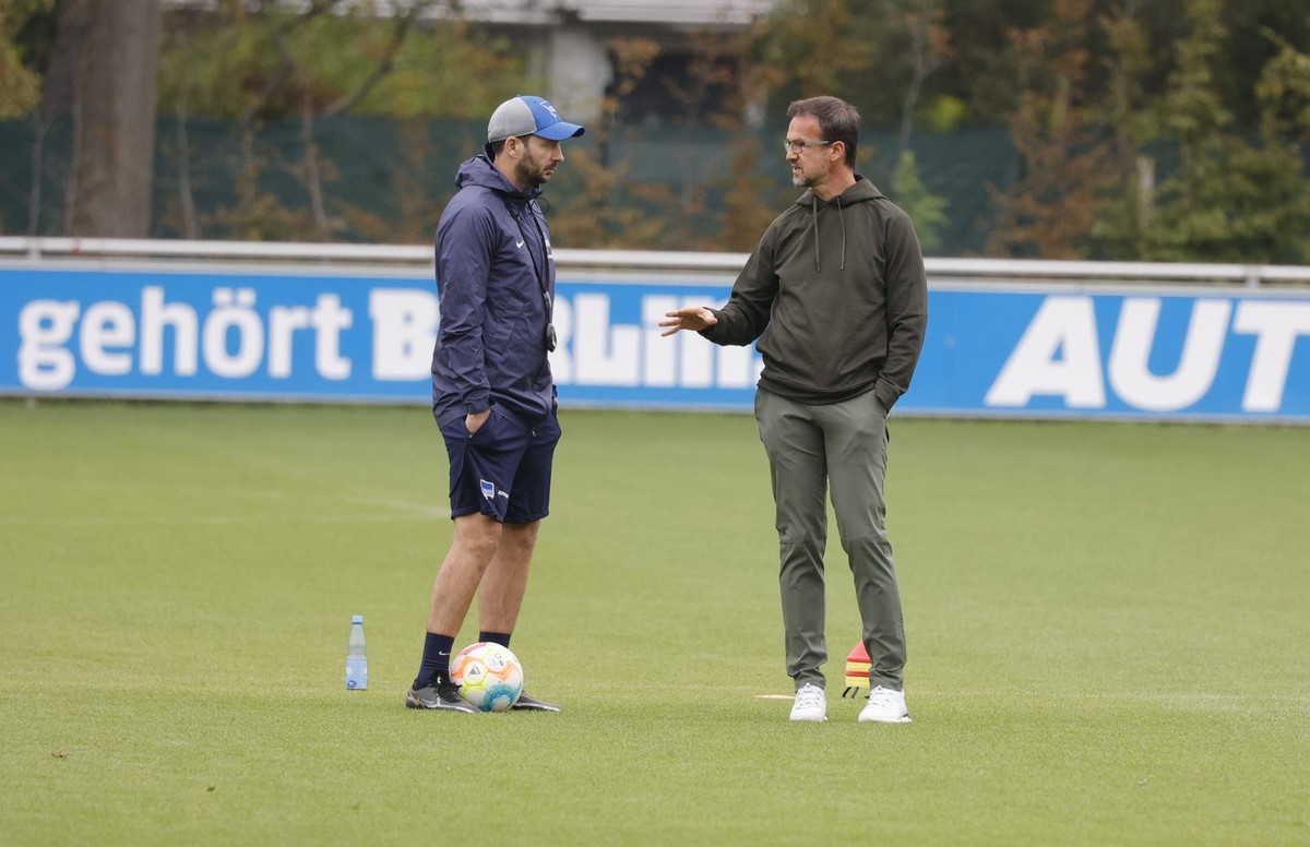 Deutschland, Berlin, Sportpark, GER, 1.FBL, Hertha BSC, Saison 2022/23, Training, Foto:Sandro Schwarz, Cheftrainer, Geschäftsführer Fredi Bobic Hertha BSC *** Germany, Berlin, Sportpark, GER, 1 FBL, H ...