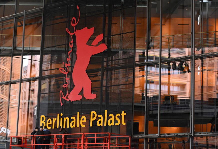 Die Eröffnung der 70. Berlinale stand im Zeichen des Terroranschlags von Hanau.