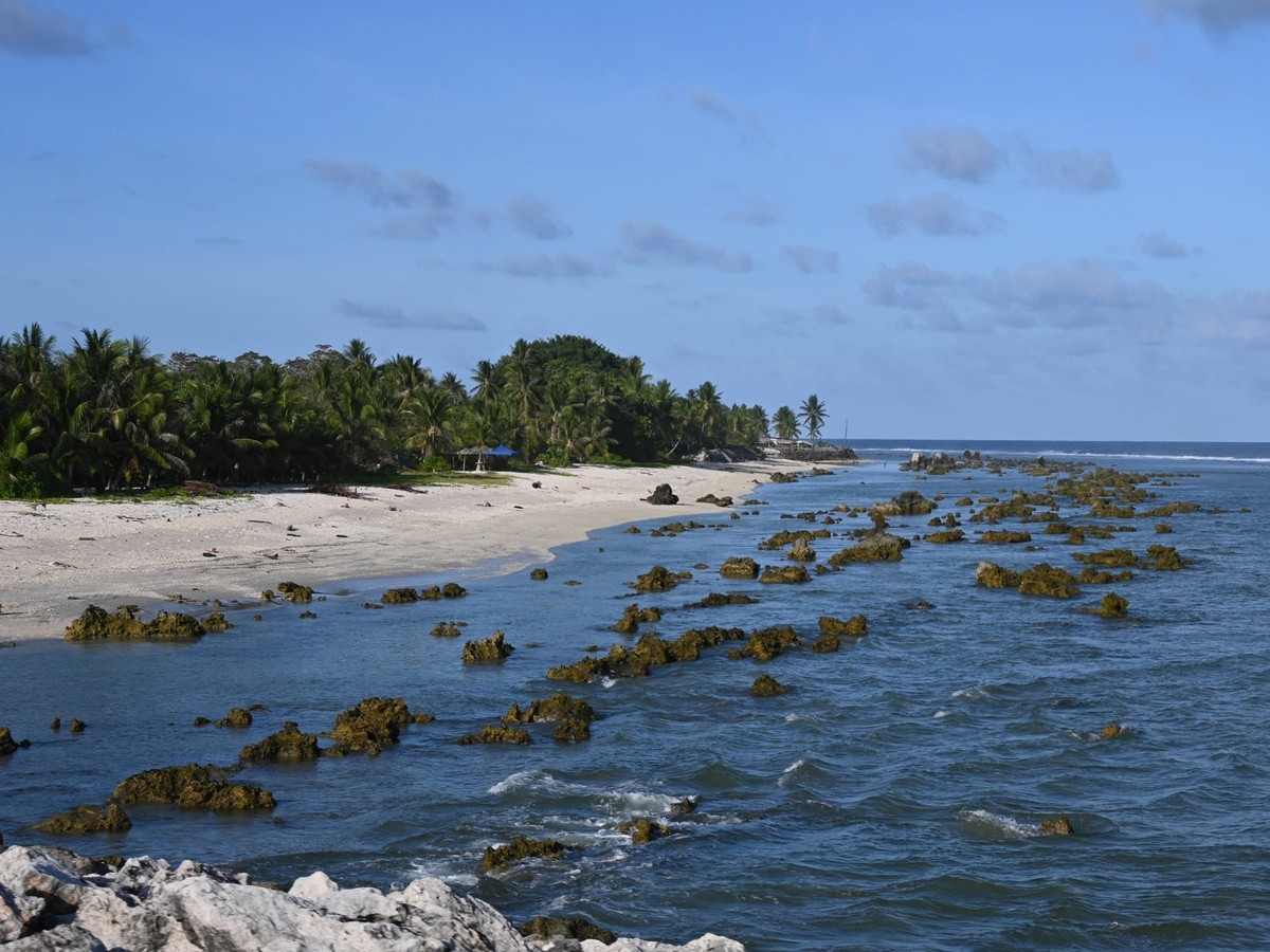 NAURU STOCK, A view of the coastline near Nauru Airport, Nauru, Wednesday, July 3, 2024. ACHTUNG: NUR REDAKTIONELLE NUTZUNG, KEINE ARCHIVIERUNG UND KEINE BUCHNUTZUNG NAURU PUBLICATIONxNOTxINxAUSxNZLxP ...